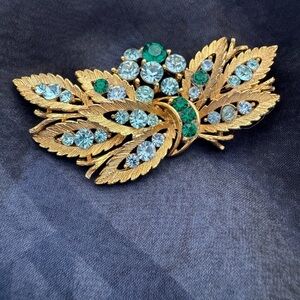 Lisner Rhinestones goldtone leaf design Pin Brooch